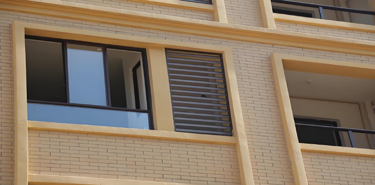 房屋外墻門窗滲水、開裂修繕！(圖1)